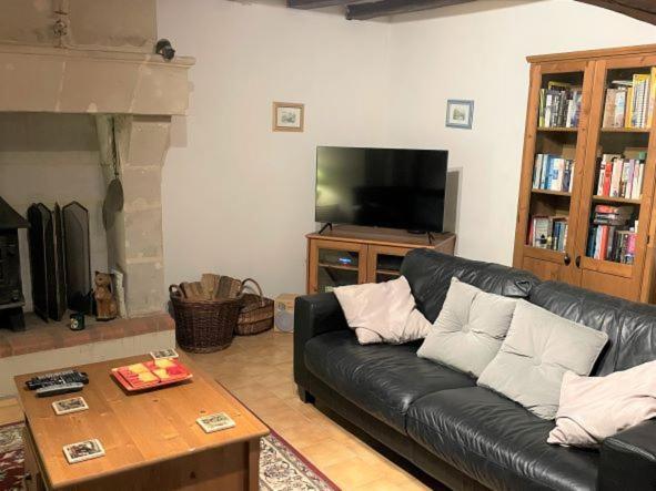 La Maison Tournesol - 3 Bedroom House With Large Garden Near Saumur Saint-Martin-de-la-Place المظهر الخارجي الصورة
